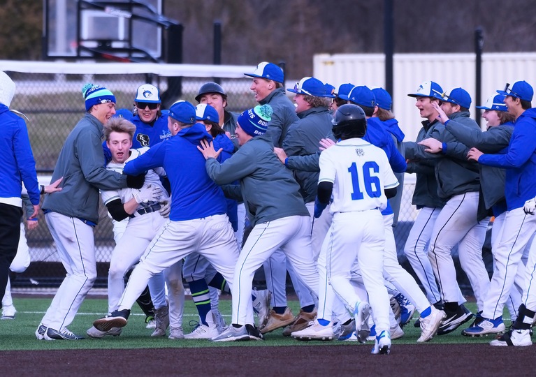 Bobcats walk-off Pioneers in Game 1